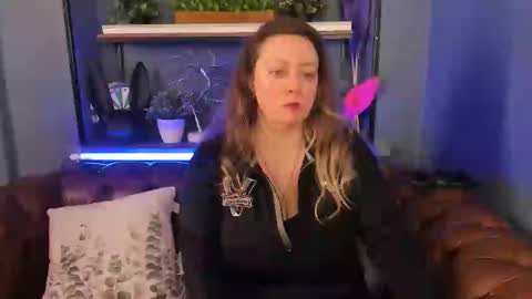 Jessica online show from March 7, 2025, 12:01 pm