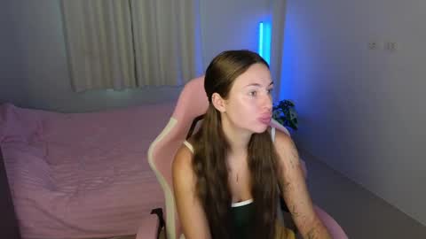 Jessy online show from May 19, 2026, 3:24 am