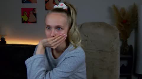 Jessica online show from October 12, 2025, 10:42 pm