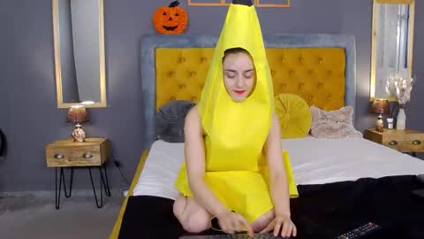 Jessica White online show from October 30, 2025, 4:58 am