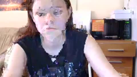 Snapshot of jessicaholland1 chatting on June 17, 2026, 6:05 am jessicaholland1 online show from June 17, 2026, 6:05 am