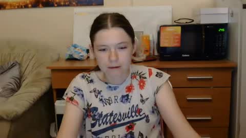 Snapshot of jessicaholland1 chatting on July 6, 2026, 6:10 pm jessicaholland1 online show from July 6, 2026, 6:10 pm