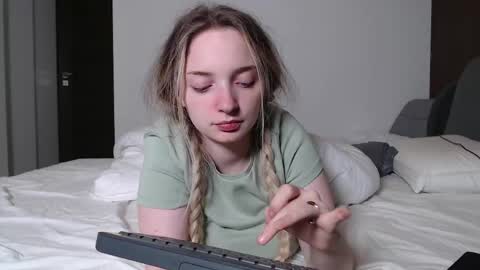Snapshot of jessicahwinters chatting on June 2, 2026, 10:01 pm Jessica online show from June 2, 2026, 10:01 pm