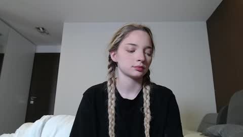 Snapshot of jessicahwinters chatting on June 4, 2026, 11:00 pm Jessica online show from June 4, 2026, 11:00 pm
