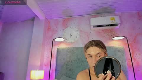 JESSI AND NAOMI online show from November 2, 2025, 11:07 pm