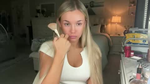 Jessica Parker online show from November 3, 2025, 7:48 pm