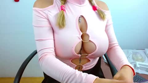 Snapshot of jessicarabbit4 chatting on February 2, 2025, 6:15 am jessicarabbit4 online show from February 2, 2025, 6:15 am