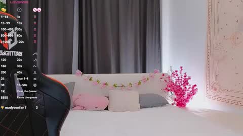 Snapshot of jessie_johns chatting on February 24, 2025, 4:15 pm jessie_johns online show from February 24, 2025, 4:15 pm