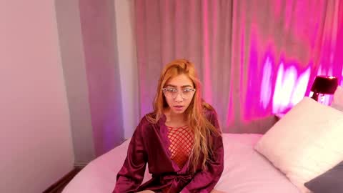 Snapshot of jessie_pinkk chatting on February 7, 2025, 6:13 pm Jessie online show from February 7, 2025, 6:13 pm