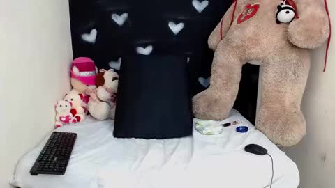 Snapshot of jessiedugalxxx chatting on February 19, 2025, 1:06 pm Jessie Big Boobs online show from February 19, 2025, 1:06 pm