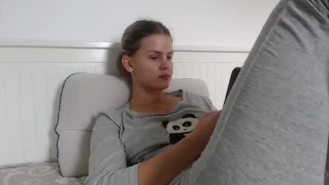 jessieryan online show from October 14, 2025, 9:10 am