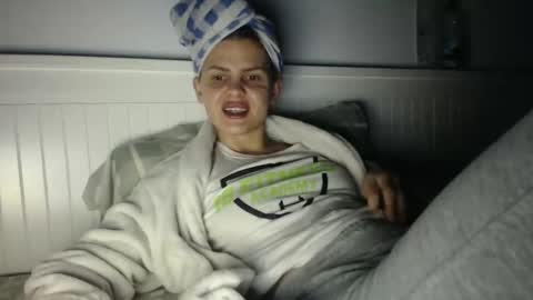 jessieryan online show from November 20, 2025, 3:01 pm