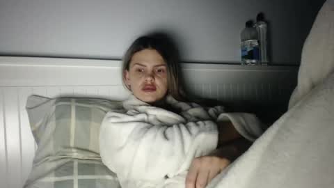 jessieryan online show from November 21, 2025, 3:05 am