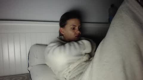 jessieryan online show from December 2, 2025, 4:29 am