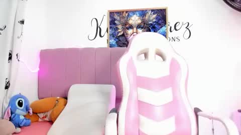 Snapshot of jessika_horny01 chatting on June 4, 2026, 1:00 am jessica online show from June 4, 2026, 1:00 am