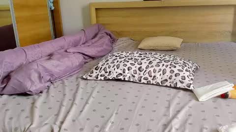 jesssica online show from March 3, 2025, 8:05 am