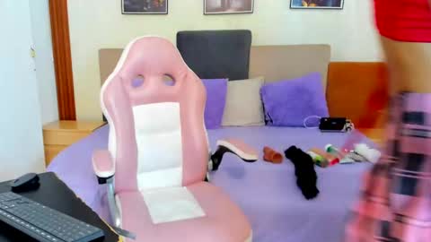 Snapshot of jessy_skinny_ chatting on September 17, 2025, 2:24 am Jessy online show from September 17, 2025, 2:24 am