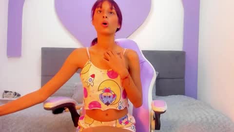 Snapshot of jessy_skinny_ chatting on October 10, 2025, 2:54 am Jessy online show from October 10, 2025, 2:54 am