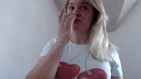Snapshot of jessyangels chatting on April 7, 2026, 8:26 am jessyangels online show from April 7, 2026, 8:26 am