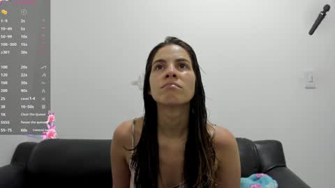Snapshot of jessye_golden chatting on August 3, 2026, 7:28 pm jessye_golden online show from August 3, 2026, 7:28 pm