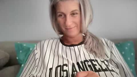 Jessye online show from October 10, 2025, 9:19 am