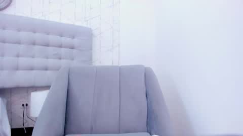 JessyMiiranda online show from October 9, 2025, 1:53 pm