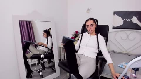 Jessy online show from February 26, 2025, 4:03 pm