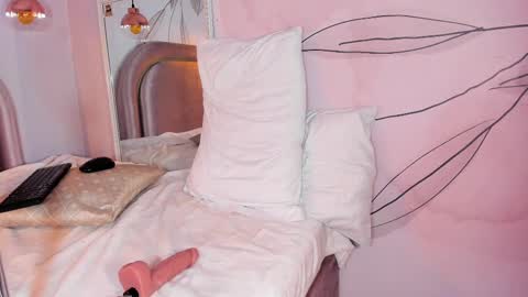 Jessica online show from March 8, 2025, 6:21 am