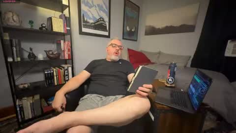 Snapshot of jet_set_cigarette chatting on July 31, 2026, 11:48 pm Jet online show from July 31, 2026, 11:48 pm