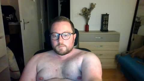 jeuneloup92 online show from November 13, 2025, 5:23 pm