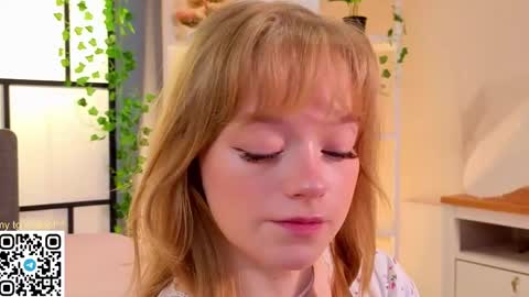 Gwen online show from March 23, 2026, 8:13 pm