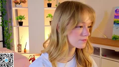 Gwen online show from March 26, 2026, 8:14 pm