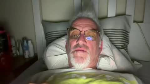 Snapshot of jewlronny chatting on June 14, 2026, 11:29 pm jewlronny online show from June 14, 2026, 11:29 pm