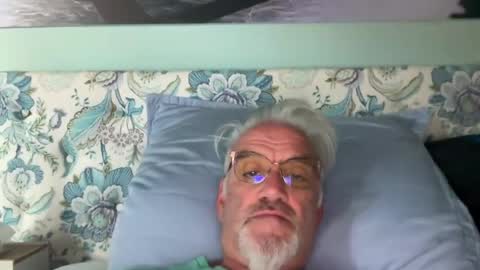 Snapshot of jewlronny chatting on August 3, 2026, 6:12 am jewlronny online show from August 3, 2026, 6:12 am