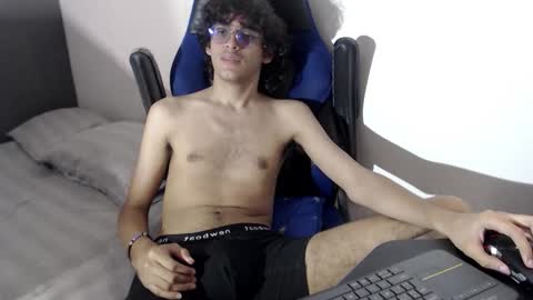 jey_foxx online show from March 27, 2026, 11:04 pm