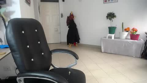 Camila online show from January 13, 2026, 6:35 pm