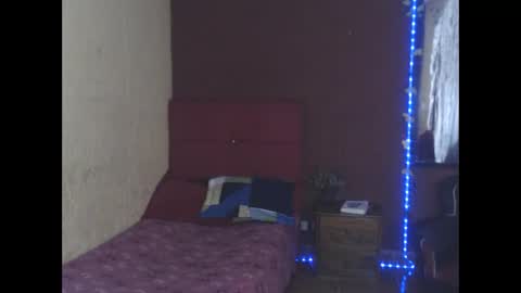 jffer_slhom online show from September 14, 2025, 9:25 pm