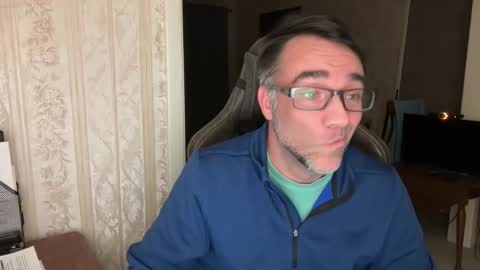 jglisson83 online show from December 18, 2025, 5:35 am