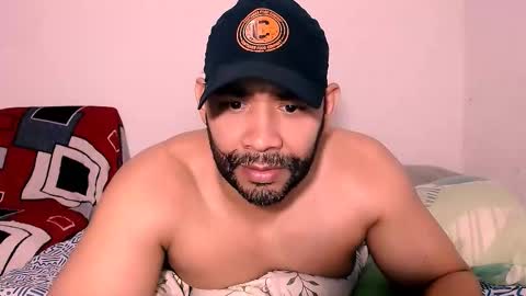 En moreno online show from November 5, 2025, 5:40 am