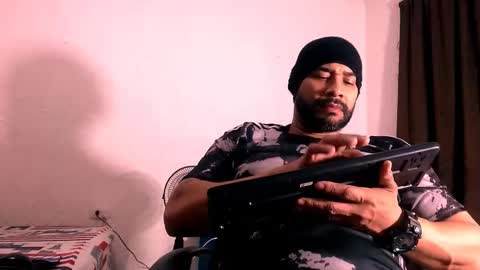 En moreno online show from November 20, 2025, 7:19 am