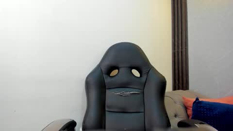 Jhoana  online show from October 21, 2025, 9:59 pm