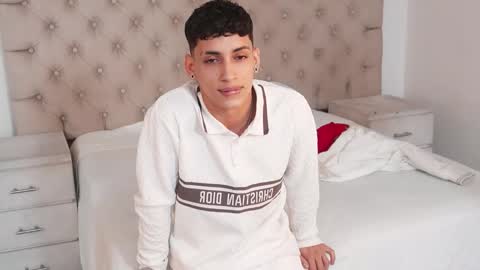 jhoanleandro online show from February 7, 2026, 3:32 am