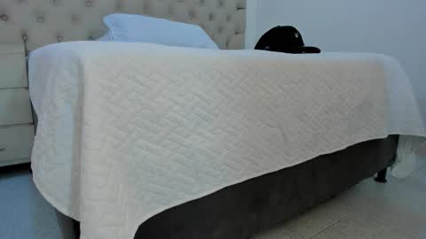 jhoanleandro online show from February 14, 2026, 4:20 am