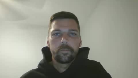 jholls online show from March 2, 2025, 12:42 am