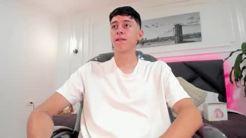 Jhon online show from November 21, 2025, 1:43 pm