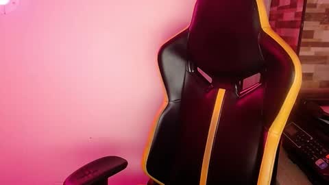 jhonatan_morales_s online show from November 1, 2025, 11:40 pm