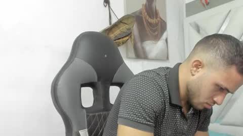 jhonny online show from December 15, 2024, 3:56 am