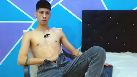 Snapshot of jhony_sex3 chatting on January 4, 2025, 4:12 am jhony_sex3 online show from January 4, 2025, 4:12 am