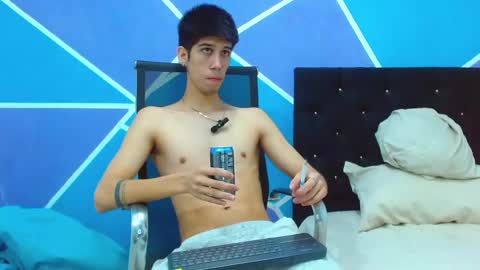 Snapshot of jhony_sex3 chatting on February 1, 2025, 8:39 am jhony_sex3 online show from February 1, 2025, 8:39 am