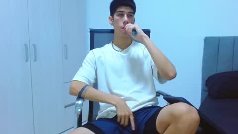Snapshot of jhony_sex3 chatting on September 18, 2025, 3:08 am jhony_sex3 online show from September 18, 2025, 3:08 am